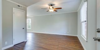 Beautifully Renovated Two Bedroom Duplex – Columbia, TN! Gallery 10