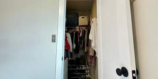 AWESOME MISSION HILL 3 BED!!! Gallery 16