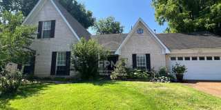 1095 Carriage Drive South Gallery 1