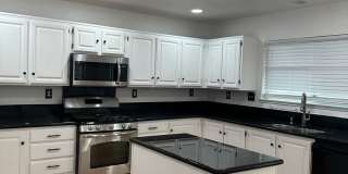 Stunning 3 Bed 3 Bath Duplex in Placentia with Open Floor Plan and Vaulted Ceilings. Gallery 24