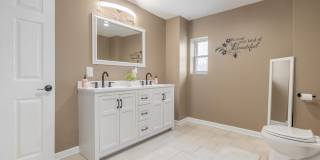 1235 N BOND Street Gallery 13