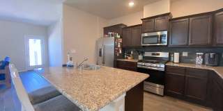 Gorgeous 4bed/3.5bath with 2 Master Bedrooms! Gallery 13