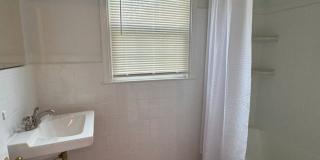 Renovated home, central air, stainless appliances, Radnor SD, Walk to Villanova, small dogs ok...this is a must see! Gallery 18