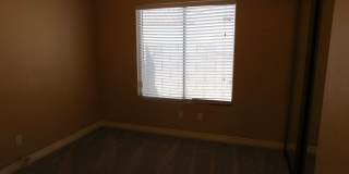 GORGEOUS SINGLE STORY WITH MANY UPGRADES*3 BEDROOMS*SPARKLING POOL AND SPA! Gallery 8