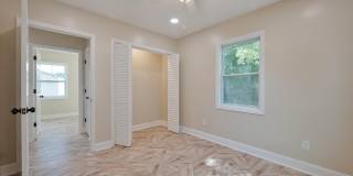 1405 Holt Street Gallery 11