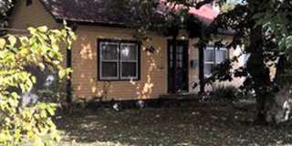 Cozy 2 BR House from Yesteryear in the Desirable North Limestone Area! Hardwood Floors, Pets Ok! Gallery 1