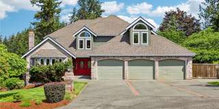 Large Living in Lake Forest Estates Gallery 1