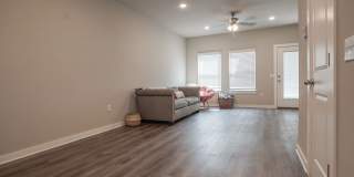 2 bedroom 2.5 bath home located in Fayetteville, AR Gallery 14