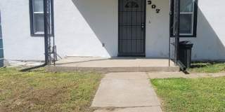 2 Bedroom House Available With Backyard Gallery 1