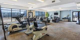 Spacious, beautiful loft with separate bedroom and office for rent in Downtown Atlanta Gallery 18