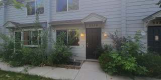 Sunny, newly remodeled 3 bed + office/2.5 bath in Applewood townhomes close to NOBO! Gallery 30