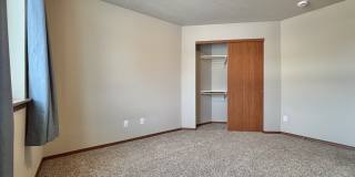 8811 North Elm Street Gallery 12