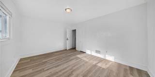 511 Brown Street Gallery 14