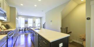 Stunning 4 bed, 4 Bath with Private Rooftop Terrace & Garage Gallery 13