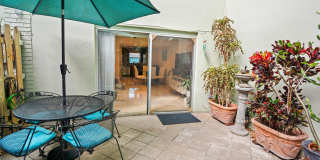 811 W Oakland Park Boulevard Gallery 23