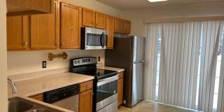 CHARMING 3 BEDROOMS 2 BATH TOWN HOUSE Gallery 6