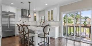 Modern Colonial Single-Family Home Gallery 4