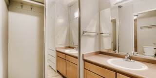 Gorgeous Capital hill studio condo Gallery 10