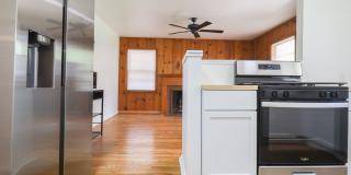 Stunning 3 Bed 1.5 Bath on quiet Cul De Sac! Gallery 8