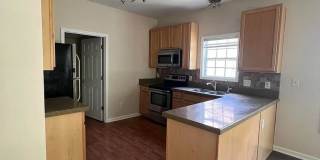 Room in 2 Bedroom Home at Claret Ln Gallery 1