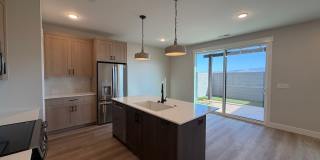 BRAND NEW TOWNHOME FOR RENT BY CRIMSON CLIFFS! Gallery 1