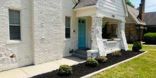 2 minutes away from Rhodes College! Beautifully Renovated! Pets are owner's approval, fees do apply. Gallery 4