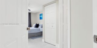 2009 SE 10th Ave Gallery 16