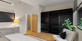 1720-00 FOLSOM Street Gallery 21