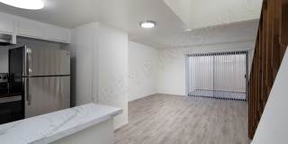 Tri-Level La Jolla Townhouse with Washer/Dryer and Garage! Gallery 4