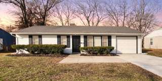 MOVE IN SPECIAL! Charming Home on a Peaceful Street in South Kansas City! Gallery 1