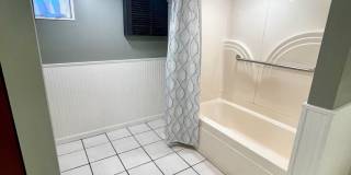 Very Unique 5 Bedroom Home on Large Lot Gallery 68