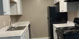 2 bedroom/1 bath RENOVATED Gallery 1