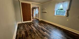 Charming North Capitol Hill Vintage Condo – Modern Comforts & Ideal Location Gallery 6