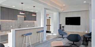 Verso Gallery 29