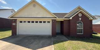 3 bed, 2 bath, 2 car garage House, yard care included Gallery 1