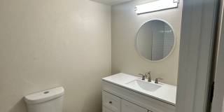 Stunning & Spacious 2 BR / 2.5 BA Townhome – Move-In Ready! Gallery 23