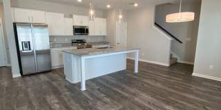 Like New Luxury Townhome! 3 BR, 2.5 BA, 2 Car Garage, Pool, Dog Park, and More! Gallery 9