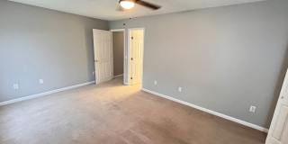 Charming 3-bedroom, 2-bath townhouse Gallery 17
