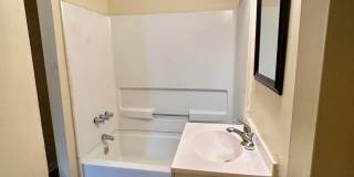 560 Manor St Gallery 15