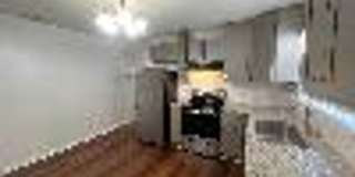 2555 Myra Street Gallery 10