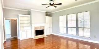 3BD/2BA House Off Perkins between Bluebonnet and Siegen. Gallery 8