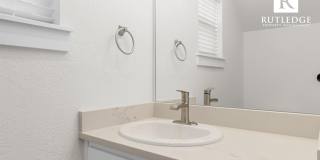 STUNNING 3 Bed / 2.5 Bath Brand New Townhome / End Unit !!! Gallery 13