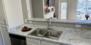 Carlyle Townhomes Gallery 18