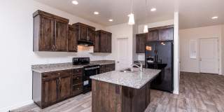 Spacious Home in Little Valley-Pets Negotiable Gallery 8
