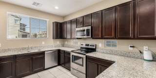 7742 West Palm Lane Gallery 17