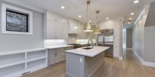 2135 N Lakewood Avenue Gallery 9