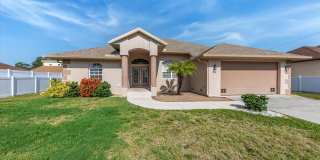 South Venice Annual Pool Home for Rent Gallery 1