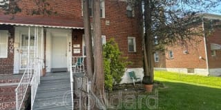 4910 Poe Ave Gallery 1