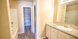 Willowbend - 1919 Langford Ave Gallery 5