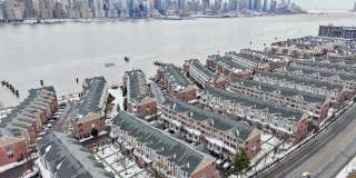 273 ROSLYN CT Gallery 43